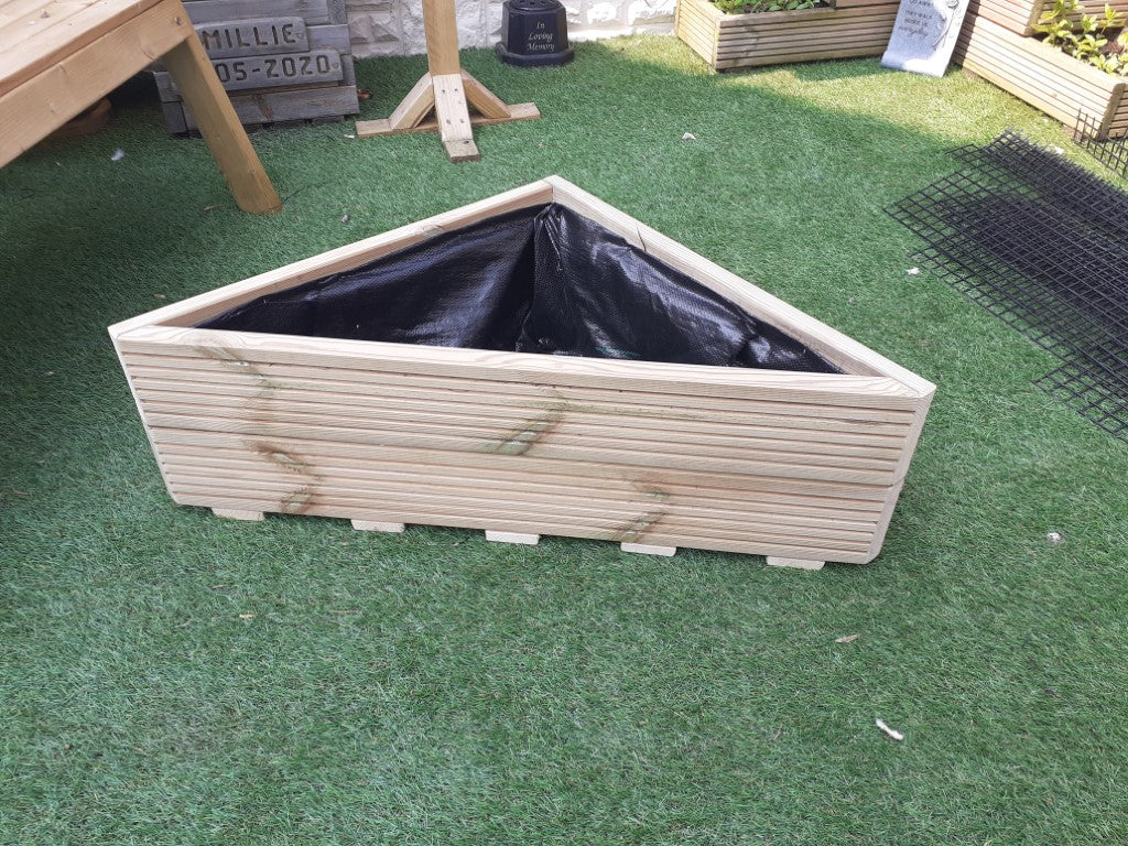 Corner Triangle Decking Planter